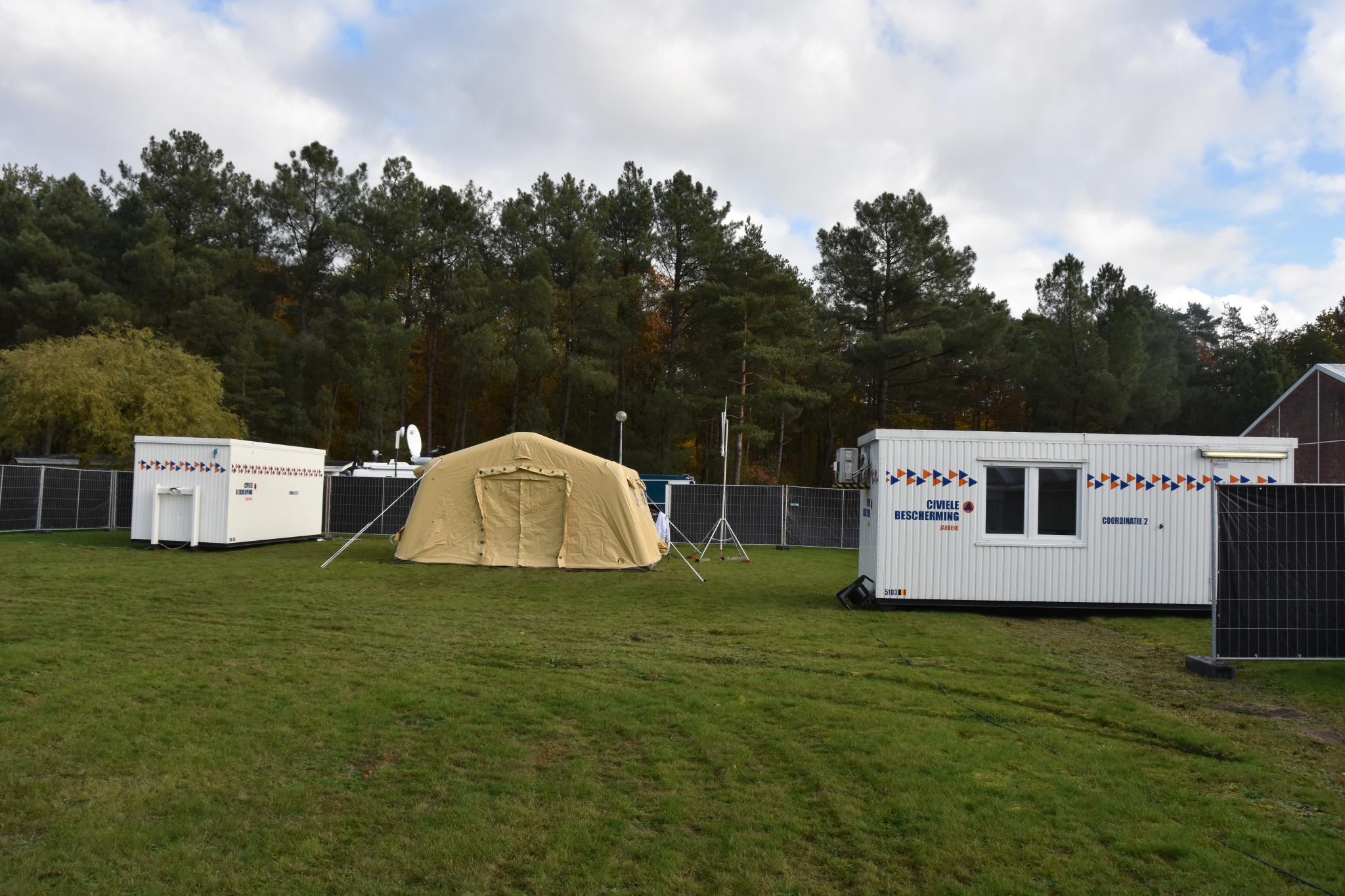 Satellite connectivity supporting GML field operations